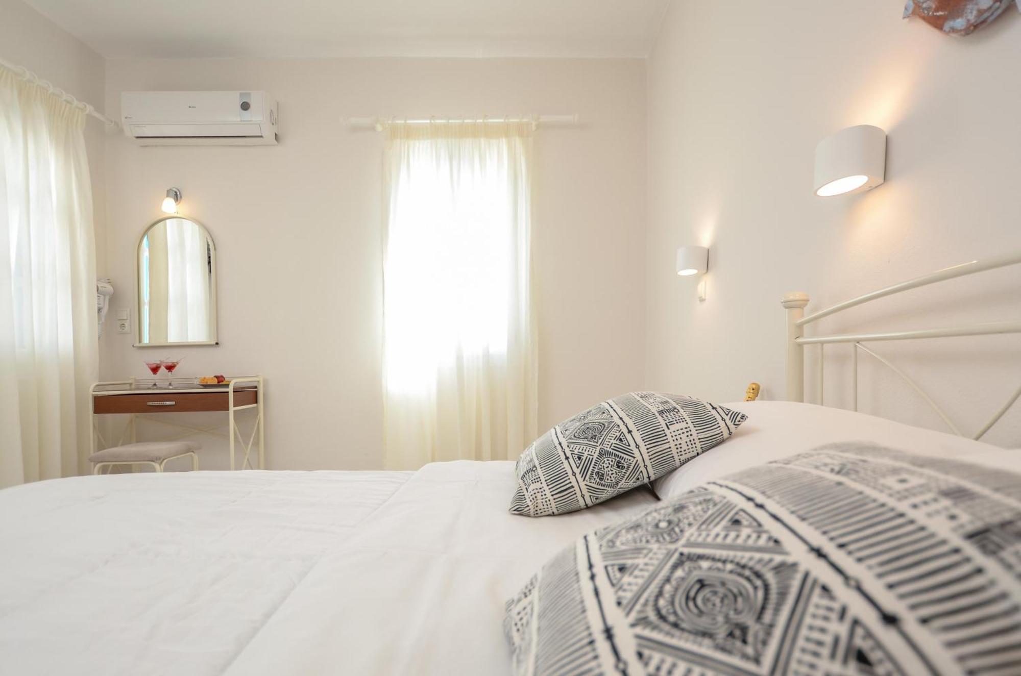 โกลเดน แซนด์ นาซอส Apartment ปลากา ภายนอก รูปภาพ